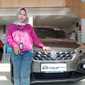 yanti susanti sales suzuki bogor