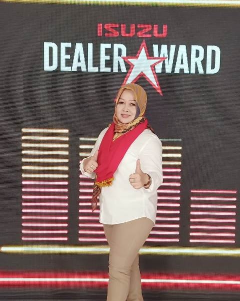 kartu nama hera astra isuzu